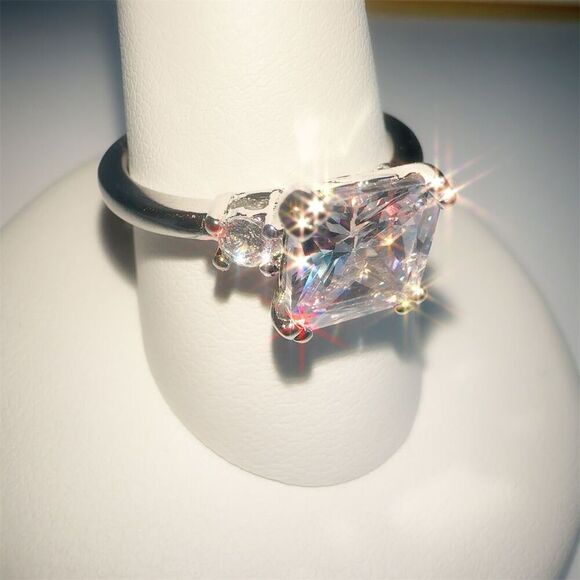 Silver Plated Cubic Zirconia Wedding Ring Size 8 - Picture 6 of 7